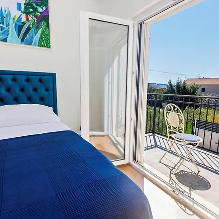 Trapezium - Private Heated Pool & Table Soccer Villa Kastela
