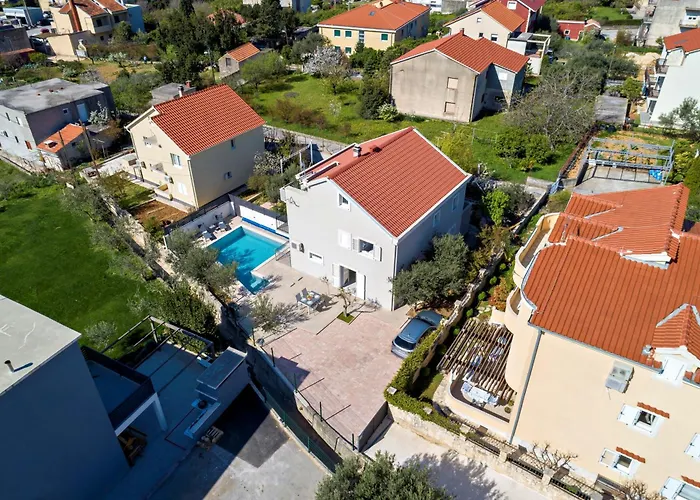 Trapezium - Private Heated Pool & Table Soccer * Kaštela