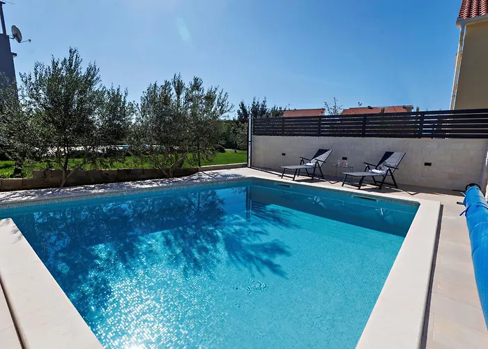 Trapezium - Private Heated Pool & Table Soccer * Kaštela
