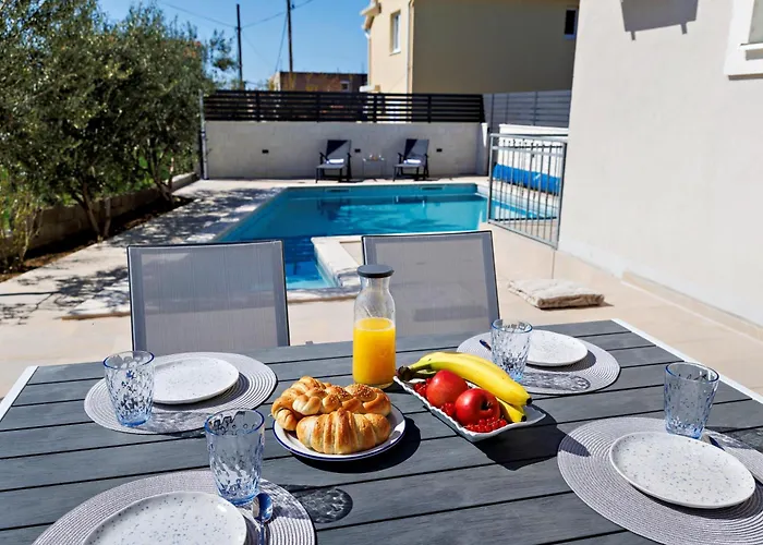 Vila Trapezium - Private Heated Pool & Table Soccer