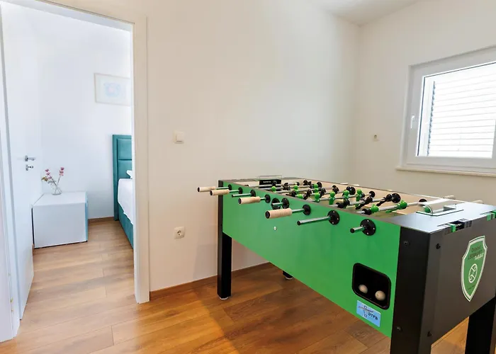 Vila Trapezium - Private Heated Pool & Table Soccer *