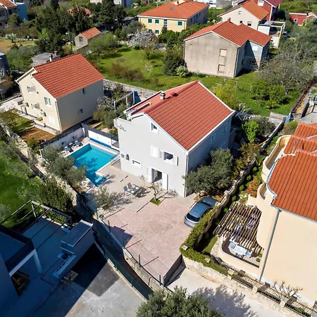 Trapezium - Private Heated Pool & Table Soccer * Kaštela