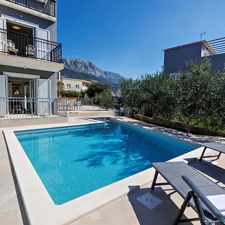 Vila Trapezium - Private Heated Pool & Table Soccer *