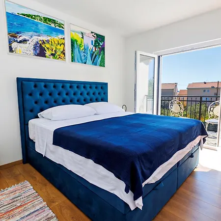 Trapezium - Private Heated Pool & Table Soccer * Kaštela