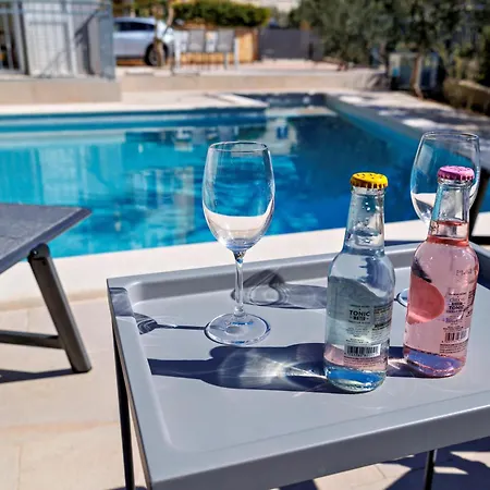 Trapezium - Private Heated Pool & Table Soccer *